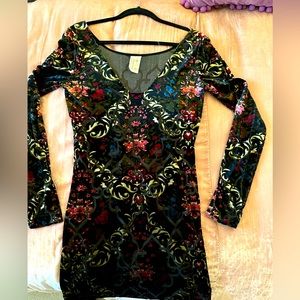 Free People velvet burnout long shirt / tunic / mini dress. v neck. Size L